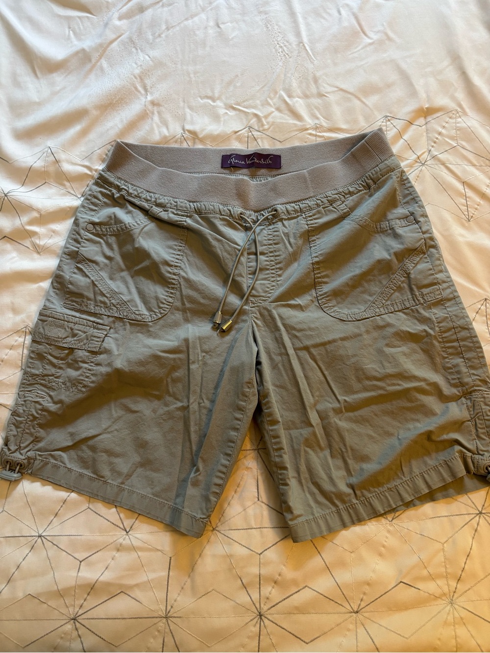 Gloria Vanderbilt Olive Green women’s Drawstring Cargo Shorts